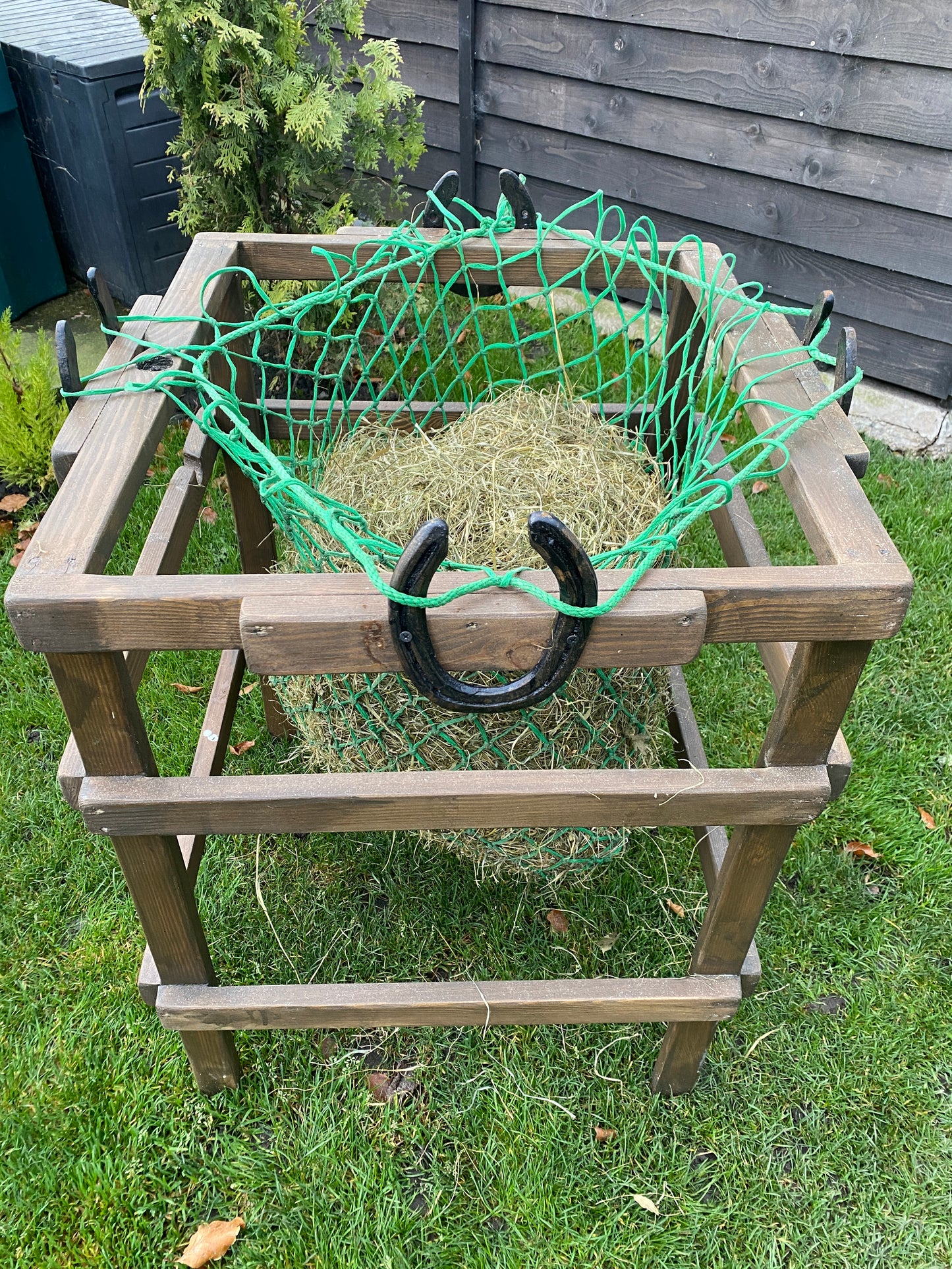 Haynet Filling Stand